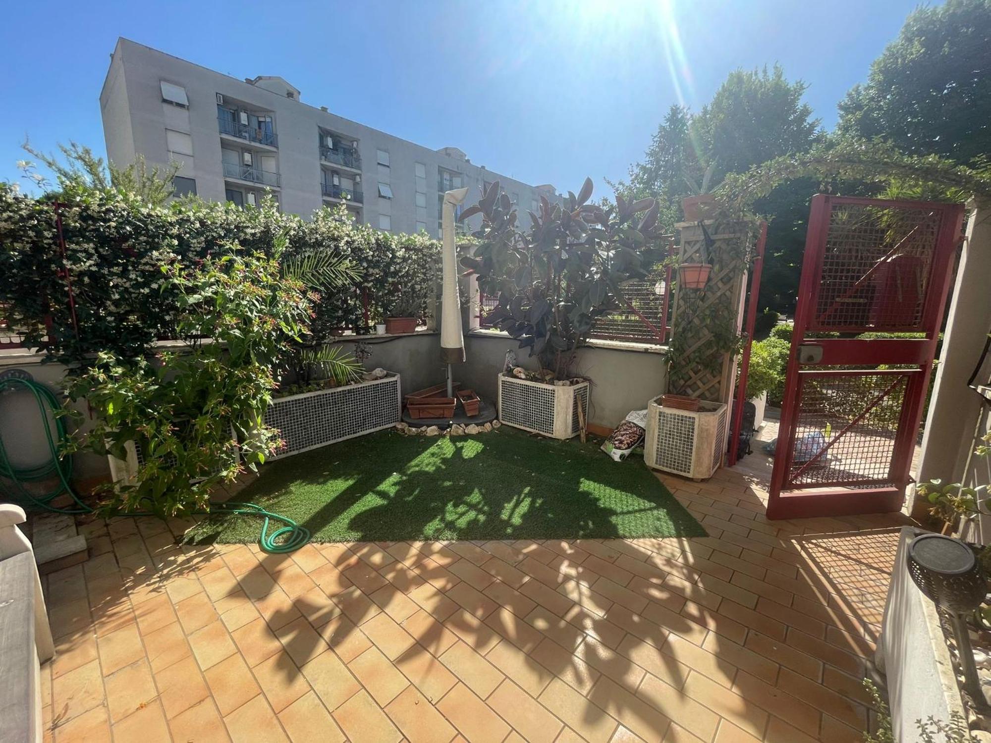 Intero Appartamento Con Giardino E Parcheggio Roma Ngoại thất bức ảnh